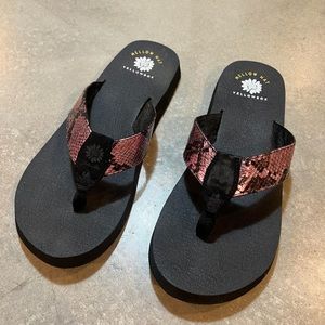 🍄 Yellow Box Faux Pink Snake Print Slip on Sandal